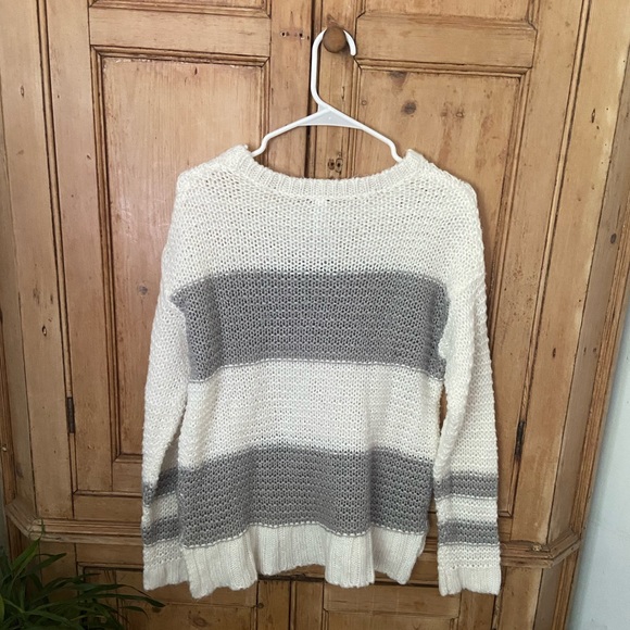 Striped sweater, soft, oversized. White & grey - Picture 2 of 3